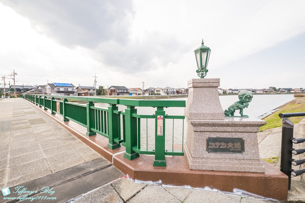 在全長1.4公里的柯南大道上就有14尊不同的柯南銅像~ 你也可以到柯南大橋跟青山岡昌故鄉館(柯南館)參觀