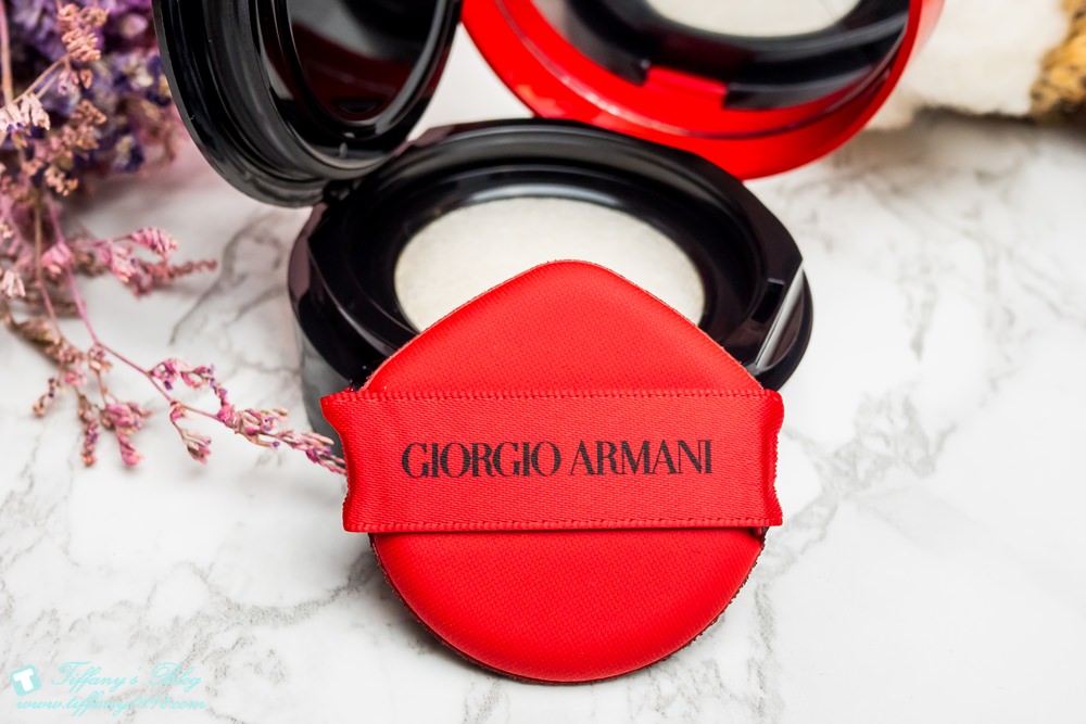 [美妝]Giorgio Armani訂製絲光精華氣墊粉餅/訂製紅絲絨粉撲+SPF23讓妳不買不行的GA氣墊粉餅