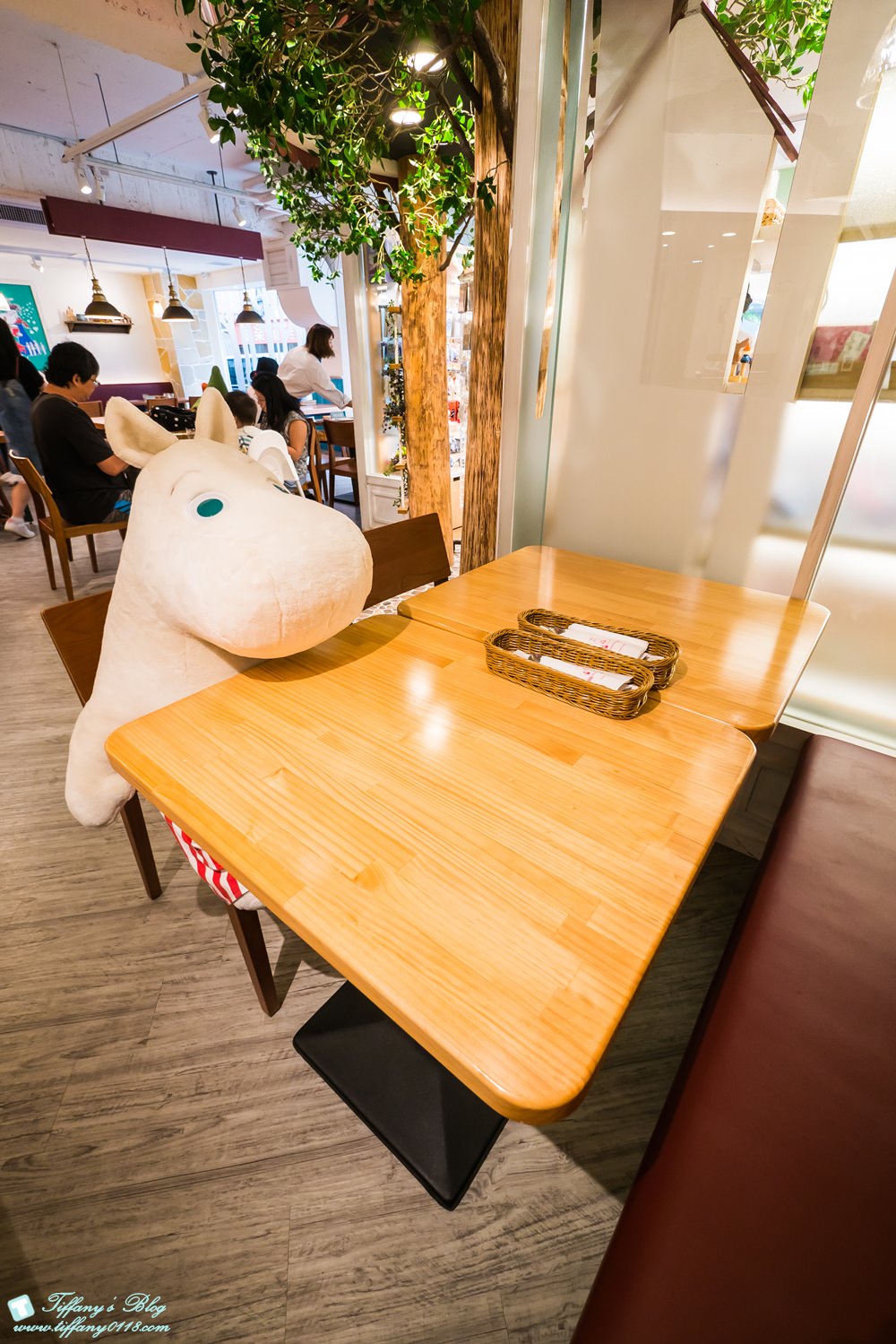 [台北美食]嚕嚕米主題餐廳Moomin Cafe/餐點好吃環境舒適還有嚕嚕米玩偶可拍照(附午餐菜單)