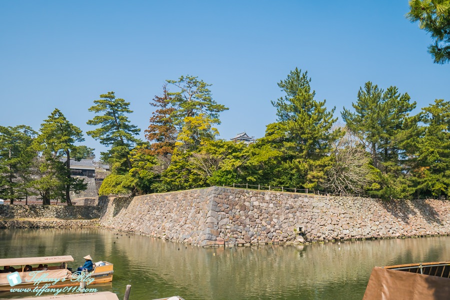 [日本‧島根]松江歷史館-喫茶「KIHARU」和菓子茶鋪/邊吃和菓子邊欣賞日式庭院及遠眺松江城