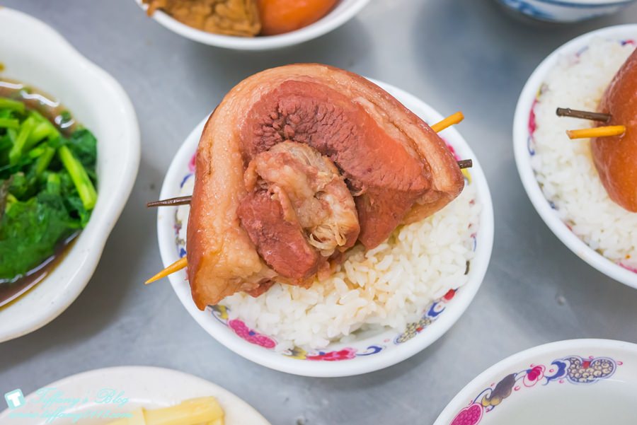 [彰化小吃]彰化魚市爌肉飯(附詳細價錢)/爌肉肥瘦均勻還有喝到飽的蘿蔔湯