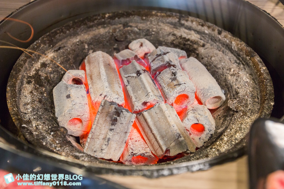 [台中美食]羊角炭火燒肉吃到飽/現撈泰國蝦+生蠔+安格斯牛排任你吃/超過80種食材還有生啤無限暢飲